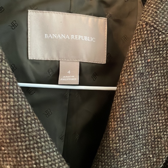 Banana Republic brown tweed blazer, double breasted. One button closure - Picture 3 of 9